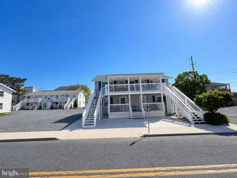17 40th St #C, Ocean City, MD 21842