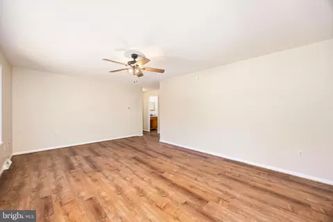 Living - 6635 Libertytown Rd, Berlin, MD 21811 photo 4 of 4