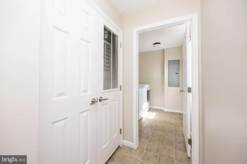 Entry Way - 6635 Libertytown Rd, Berlin, MD 21811 photo 4 of 7