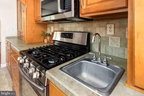 Kitchen - 6635 Libertytown Rd, Berlin, MD 21811 photo 3 of 9