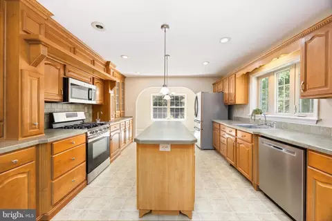 Kitchen - 6635 Libertytown Rd, Berlin, MD 21811 photo 5 of 9