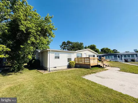 37 Anchor Way Dr, Berlin, MD 21811