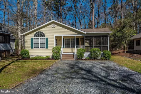 14 Garrett Dr, Ocean Pines, MD 21811