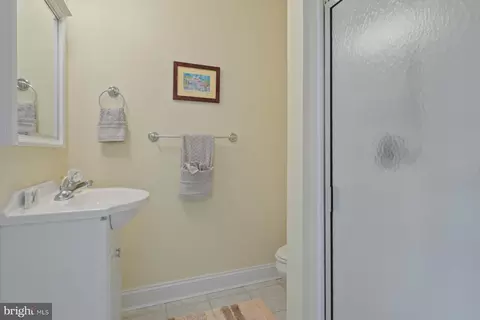 Bath - 46 Boatswain Dr, Berlin, MD 21811 photo 4 of 5