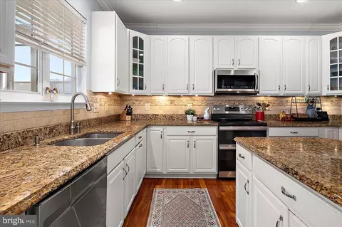 Kitchen - 343 Dueling Way, Berlin, MD 21811 photo 4 of 8