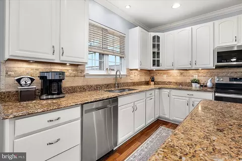 Kitchen - 343 Dueling Way, Berlin, MD 21811 photo 3 of 8