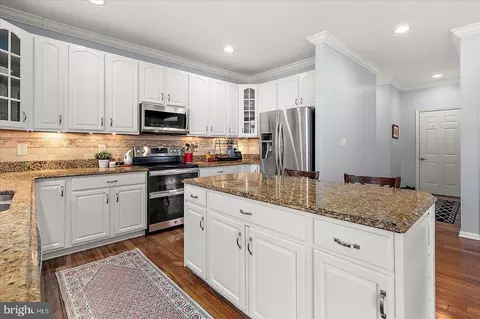 Kitchen - 343 Dueling Way, Berlin, MD 21811 photo 5 of 8