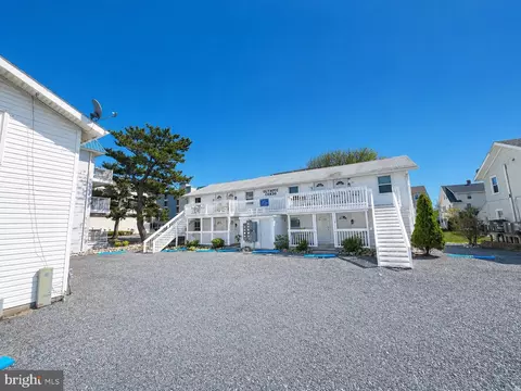 13 40th St #7, Ocean City, MD 21842