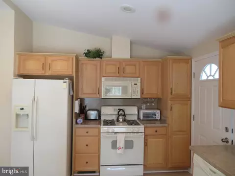 Kitchen - 219 Timberline Cir, Berlin, MD 21811 photo 3 of 3