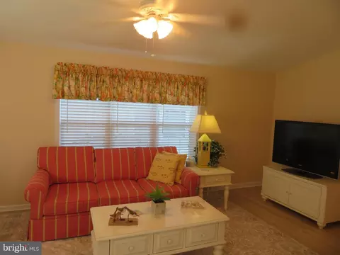 Living - 219 Timberline Cir, Berlin, MD 21811 photo 2 of 2