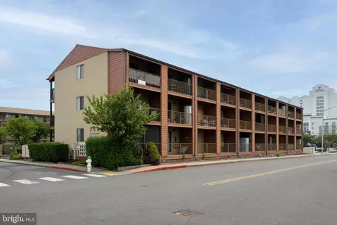 202 32nd St #204, Ocean City, MD 21842