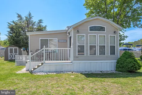 171 Ocean Oval Dr, Berlin, MD 21811