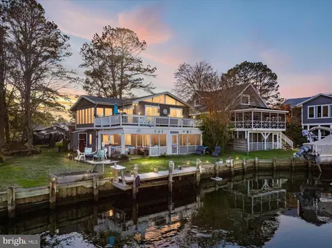 3 Beach Ct, Ocean Pines, MD 21811