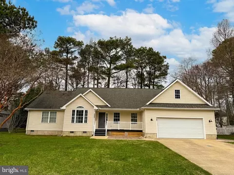 9405 Lake View Dr, Berlin, MD 21811