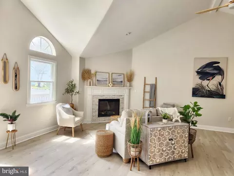 Living - 14 White Sail Cir, Ocean Pines, MD 21811 photo 2 of 4