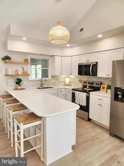 Kitchen - 14 White Sail Cir, Ocean Pines, MD 21811 photo 2 of 3