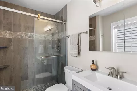 Bath - 9739 Golf Course Rd #D102, Ocean City, MD 21842 photo 2 of 3