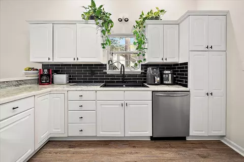 Kitchen - 2 Moonraker Rd, Ocean Pines, MD 21811 photo 2 of 6
