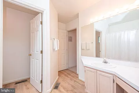 Entry Way - 7 Alden Ct, Ocean Pines, MD 21811 photo 3 of 9