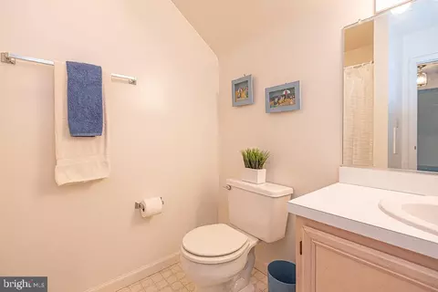 Bath - 7 Alden Ct, Ocean Pines, MD 21811 photo 3 of 5