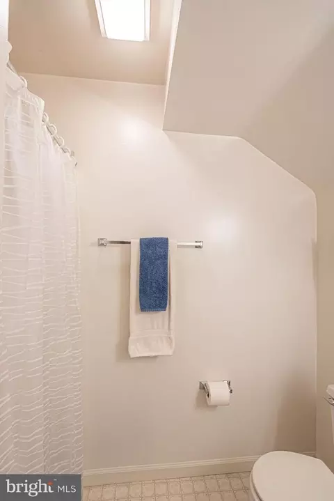 Bath - 7 Alden Ct, Ocean Pines, MD 21811 photo 5 of 5