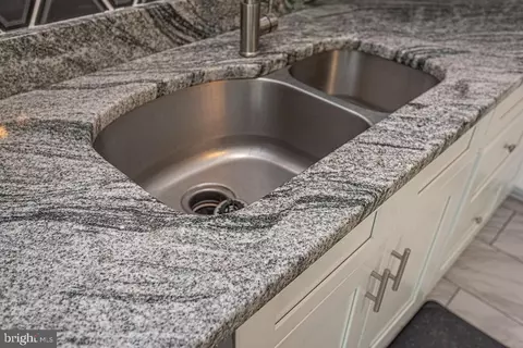 Kitchen - 63 Drawbridge Rd, Ocean Pines, MD 21811 photo 5 of 7