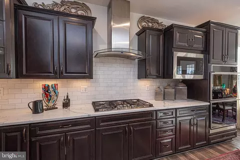 Kitchen - 10315 Quarter Deck Ln, Berlin, MD 21811 photo 6 of 8