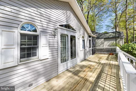 Exterior - 1038 Ocean Pkwy, Ocean Pines, MD 21811 photo 4 of 7