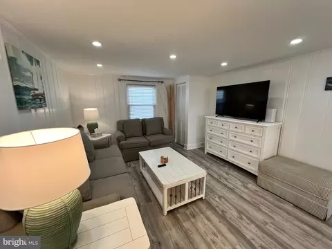 11 40th St #1, Ocean City, MD 21842