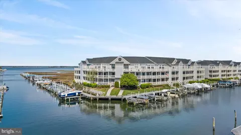 205 125th St #324D, Ocean City, MD 21842