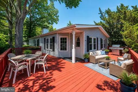 3 Bay Vista Dr, Berlin, MD 21811