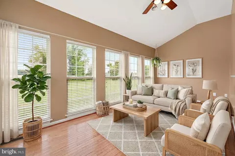 Living - 273 Powell Cir, Berlin, MD 21811 photo 9 of 11