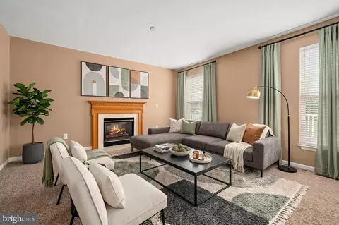 Living - 273 Powell Cir, Berlin, MD 21811 photo 4 of 11