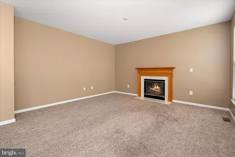 Living - 273 Powell Cir, Berlin, MD 21811 photo 7 of 11