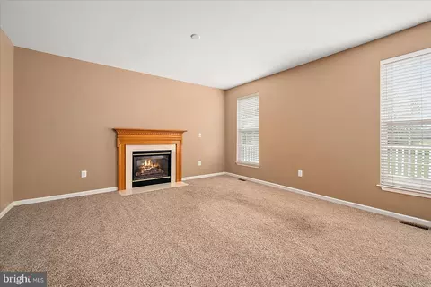 Living - 273 Powell Cir, Berlin, MD 21811 photo 5 of 11