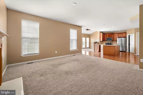 Living - 273 Powell Cir, Berlin, MD 21811 photo 8 of 11