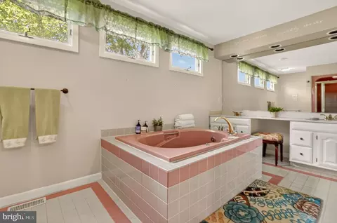 Bath - 6 Heron Isle Ct, Ocean Pines, MD 21811 photo 1 of 3