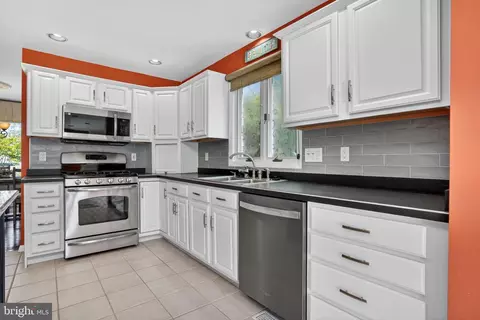 Kitchen - 6 Heron Isle Ct, Ocean Pines, MD 21811 photo 2 of 6