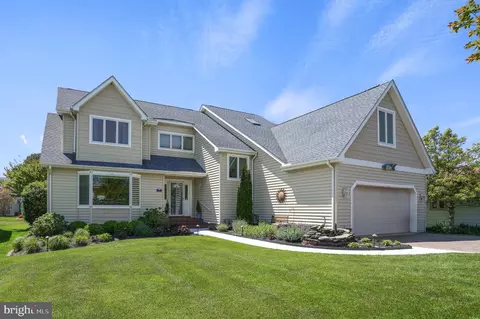 6 Heron Isle Ct, Ocean Pines, MD 21811