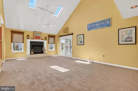 Living - 6 Heron Isle Ct, Ocean Pines, MD 21811 photo 1 of 1