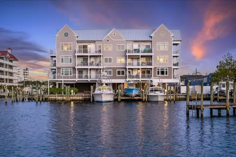 310 13th St #302, Ocean City, MD 21842