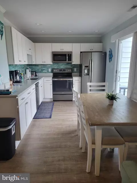 504 Lark Ln #8, Ocean City, MD 21842