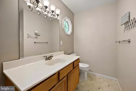 Bath - 1348 Ocean Pkwy, Berlin, MD 21811 photo 3 of 4