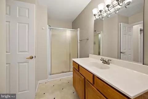 Bath - 1348 Ocean Pkwy, Berlin, MD 21811 photo 2 of 4