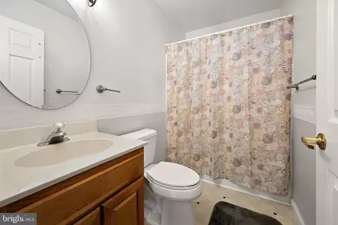Bath - 1348 Ocean Pkwy, Berlin, MD 21811 photo 4 of 4