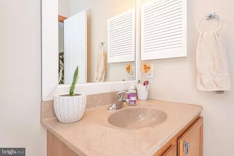 Bath - 40 Harbormist Cir, Ocean Pines, MD 21811 photo 2 of 5