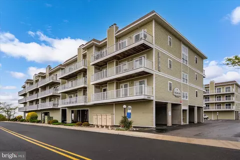 120 71st St #3, Ocean City, MD 21842