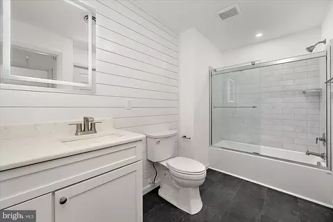 Bath - 120 71st St #3, Ocean City, MD 21842 photo 3 of 5