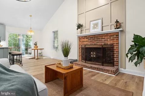 Living - 9 Yeoman Ct, Ocean Pines, MD 21811 photo 3 of 4