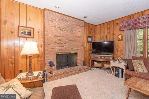 Living - 32 Whaler Ln, Ocean Pines, MD 21811 photo 3 of 3